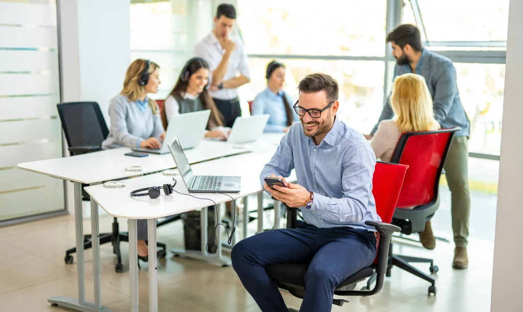 Sales support and lead qualification specialists in the Philippines evaluating prospects and managing qualified sales opportunities